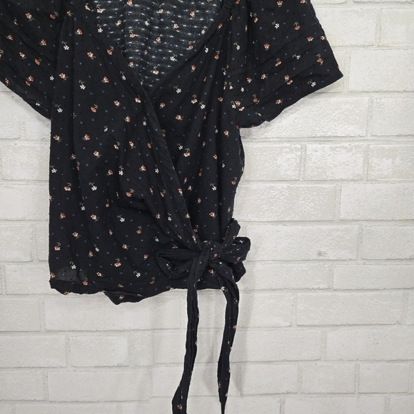 Madewell floral wrap around tie top - Picture 4 of 14